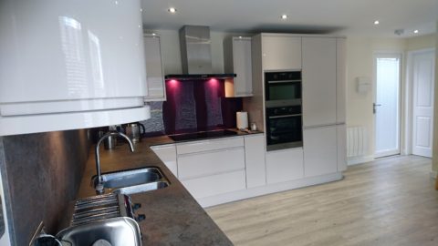 full kitchen in white gloss